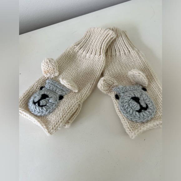 Adorable Knitted Animal Mittens - Picture 7 of 7